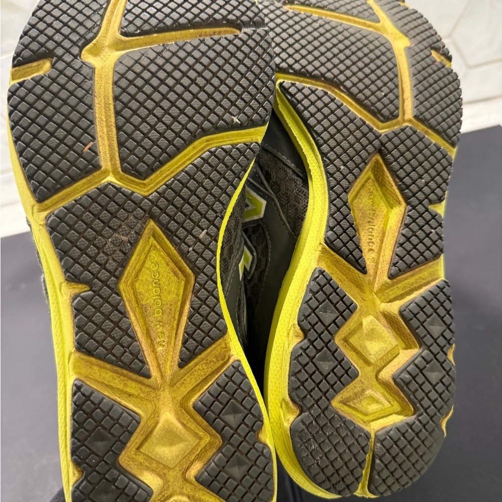 New Balance Woman’s 630 Gray & Lime Green Running Shoes Size 8.5 - Picture 10 of 10